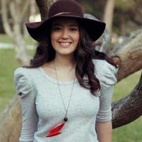 Pelin_Akil_27