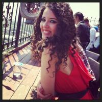 Pelin_Akil_28