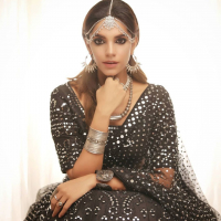 Sanam Saeed8