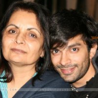 Karan_Singh_Grover_14