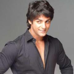 Karan Wahi_24