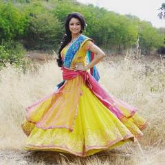 Madirakshi_Mundle_21