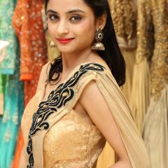 Madirakshi_Mundle_24