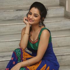 Madirakshi_Mundle_30