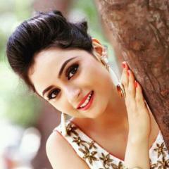 Madirakshi_Mundle_5