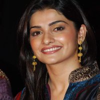 Prachi_Desai_17