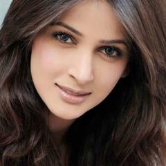 Saba _Qamar_9