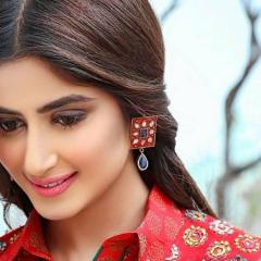 Sajal_Ali_27
