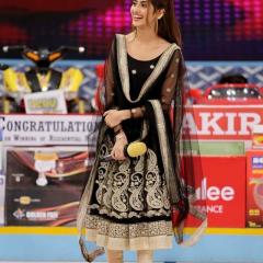 Sajal_Ali_28