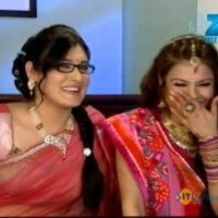 Aaj_Ki_Housewife_Hai_13