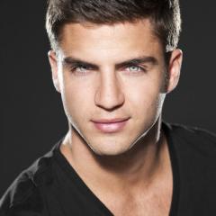 Maxi Iglesias