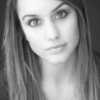 Megan Montaner_22