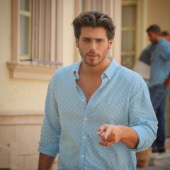 Can_Yaman_16