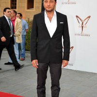 Yiğit Özşener_2