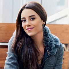 Cansu_Dere_1