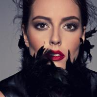 Pelin_Akil_20