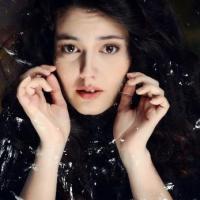 Pelin_Akil_24