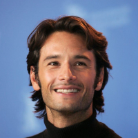 Rodrigo Santoro15