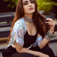 Niyati Fatnani9