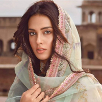 Iqra Aziz14