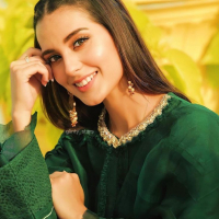 Iqra Aziz7