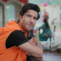 Main Zameen Tu Aasmaan6