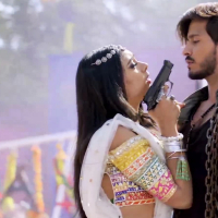 Ghulaam (3)