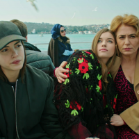 Fazilet Hanim ve Kizlar6