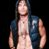 Victor Gonzalez7